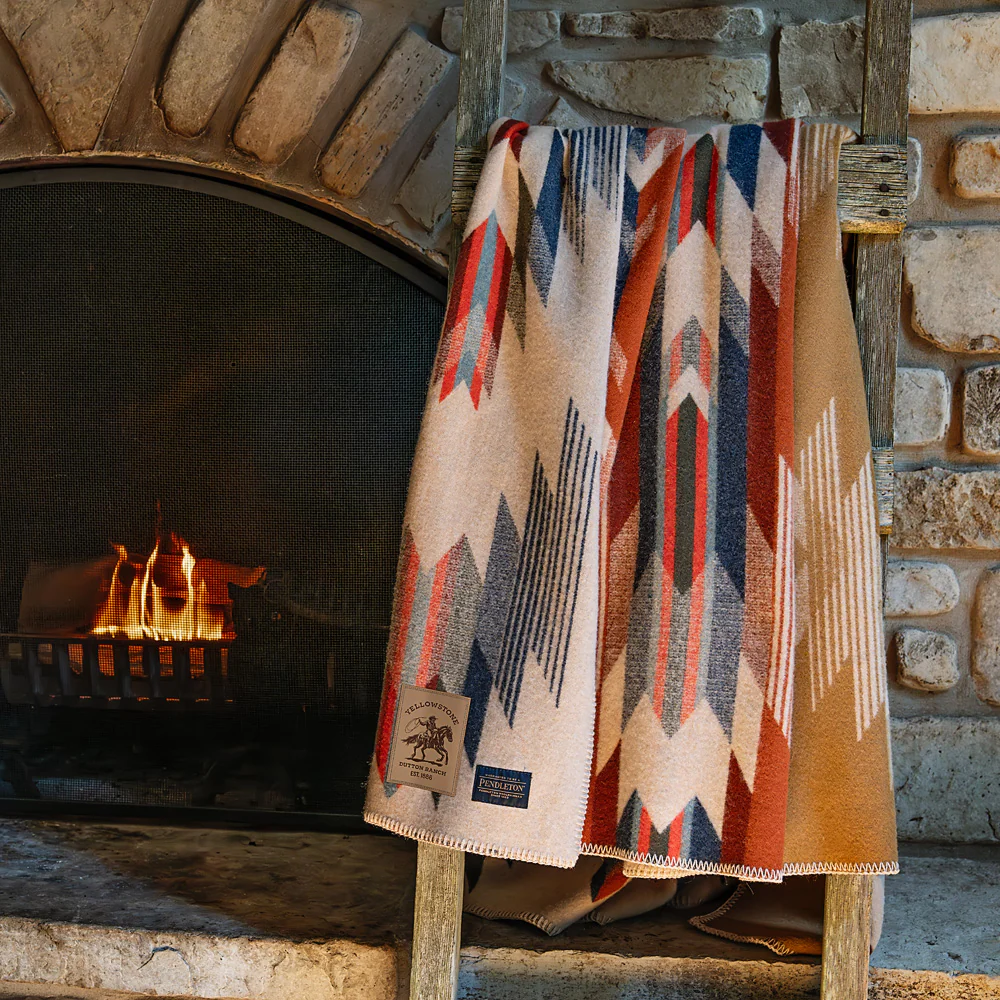 Yellowstone x Pendleton Exclusive Wool Blanket - Image 10