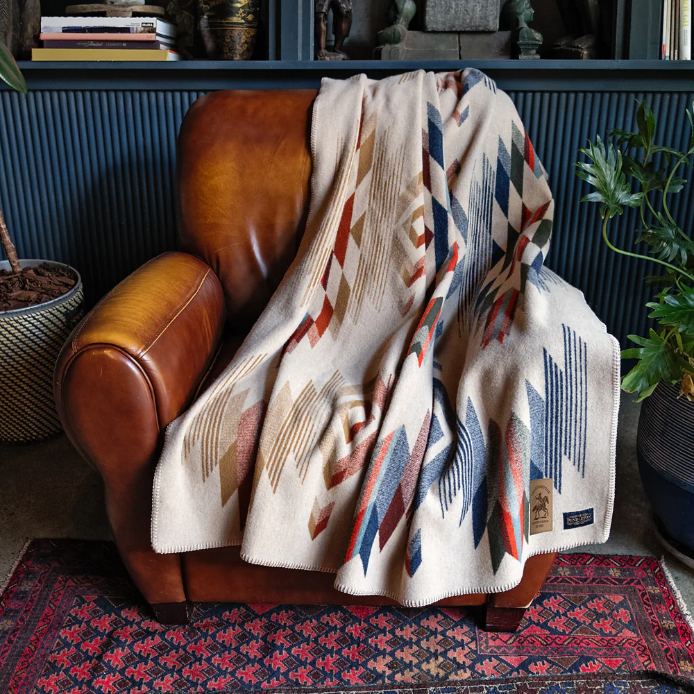 Yellowstone x Pendleton Exclusive Wool Blanket - Image 12
