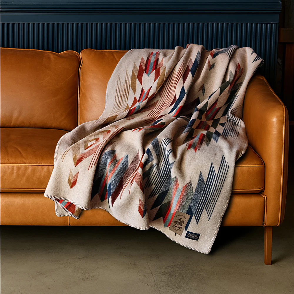Yellowstone x Pendleton Exclusive Wool Blanket - Image 13